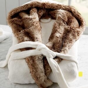 Pottery Barn Faux Fur Caramel Ombre Trimmed Robe